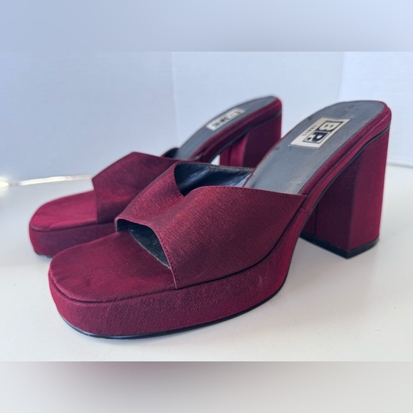 vintage 90s Y2K bp red shiny metallic platform slip on sandals Size 8 * FLAWS - Picture 5 of 13